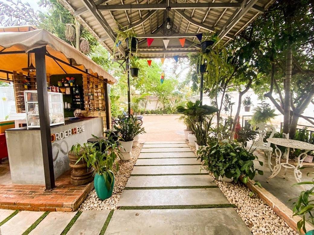 Sala Kamraeuk Sala Kamraeuk에 있는 호텔 For Sale & Rent