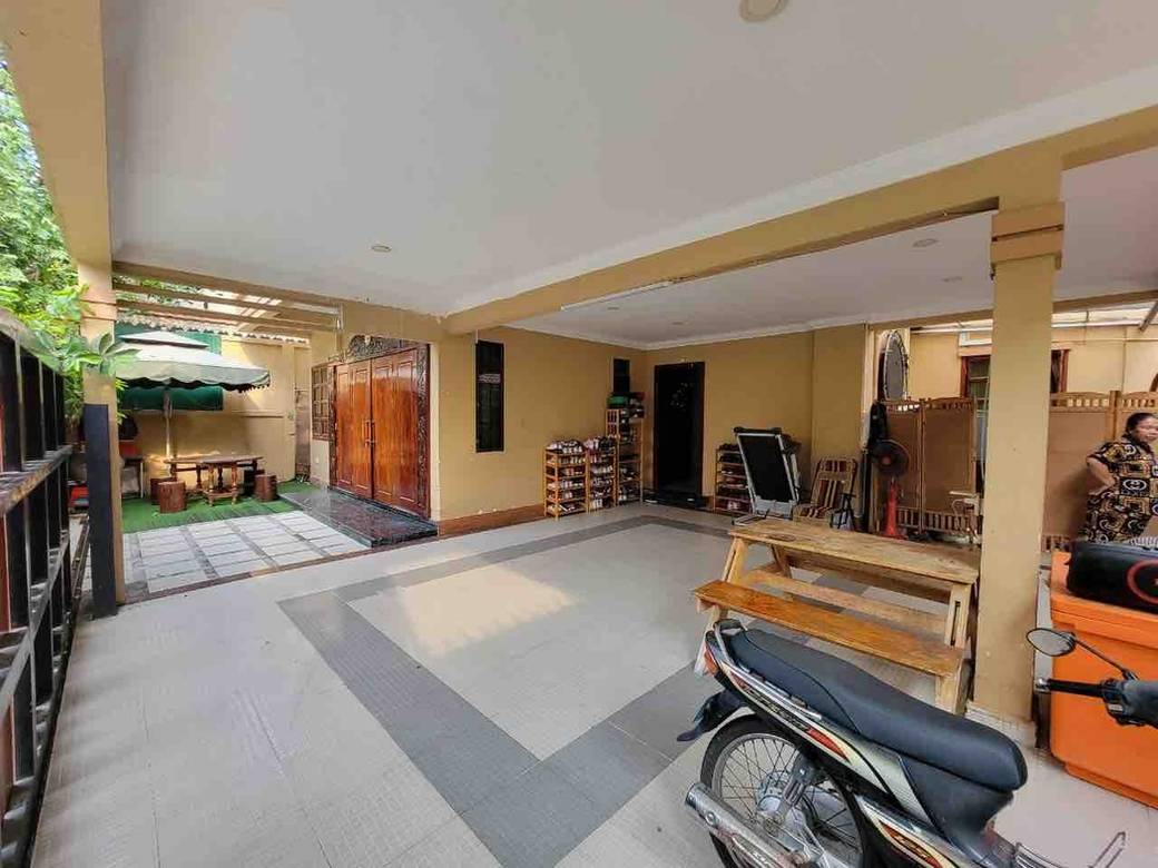 221 sqm Land Size Villa For Sale