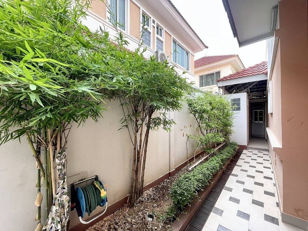 Villa For Rent in Tonle Bassac, Chamkarmon, Phnom Penh