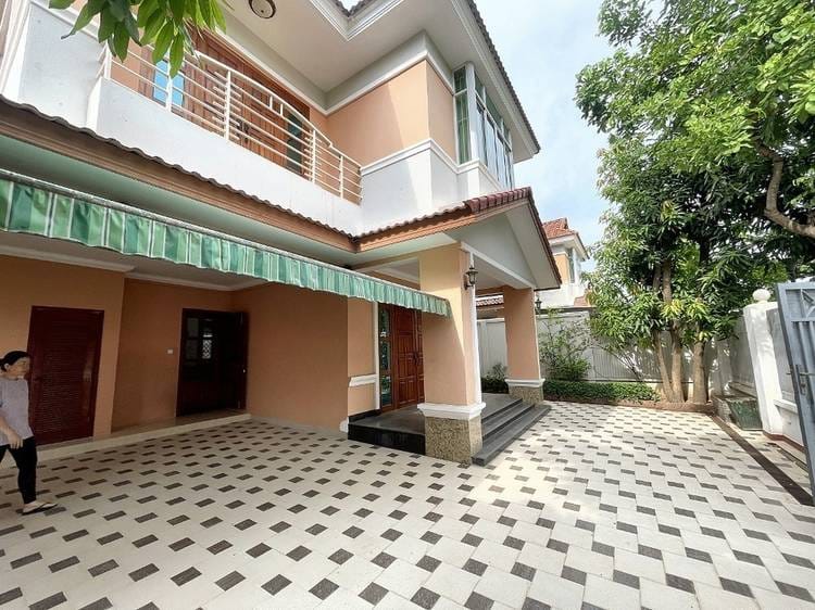 Tonle Bassac, Chamkarmon, Phnom Penh的别墅出租
