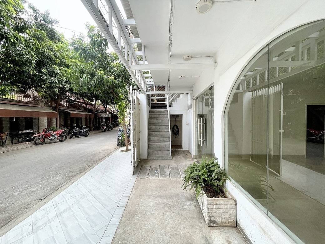 162 sqm Living Size Shophouse K pronájmu in Chamkarmon