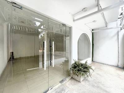 $1,000 Shophouse