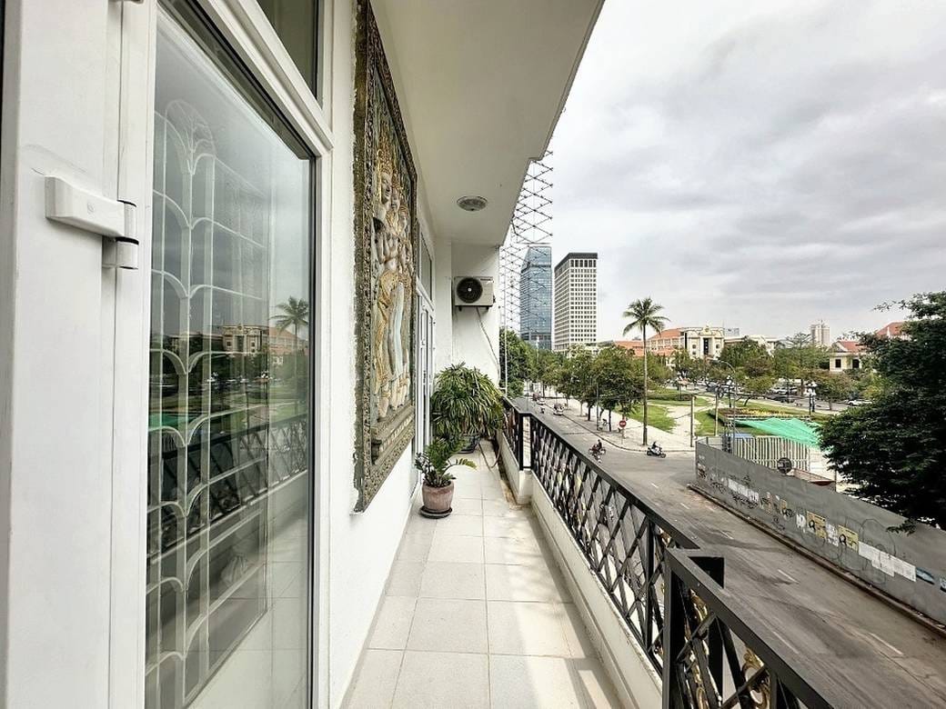 120 sqm Living Size Apartmán K pronájmu in Daun Penh