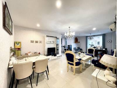 Condo For Sale & Rent in Tonle Bassac, Chamkarmon, Phnom Penh