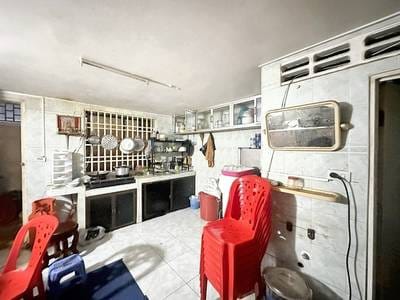 Daun Penh店屋出售，价格$248,000