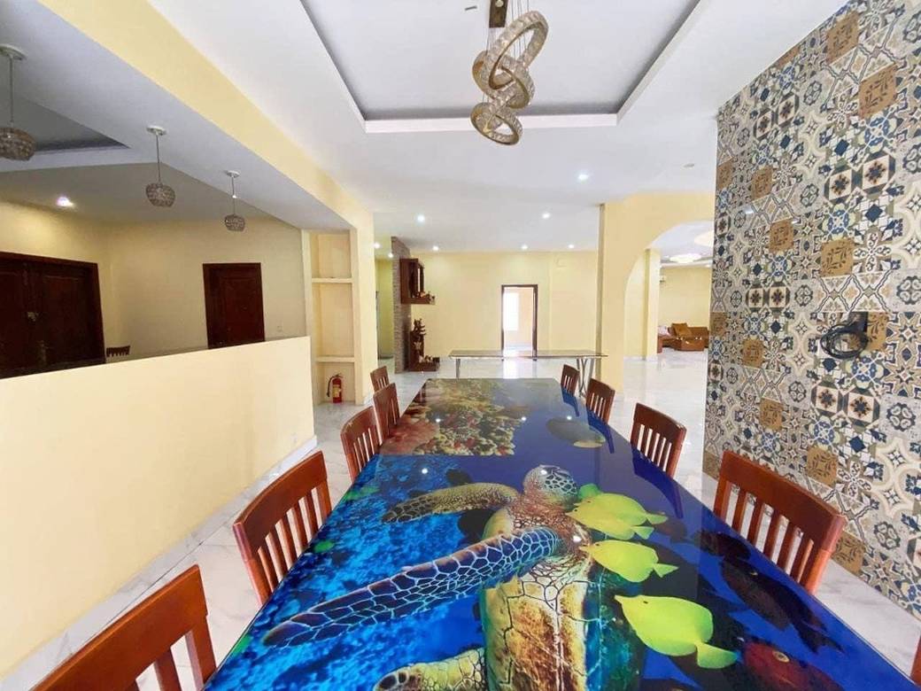 $2,200 Villa