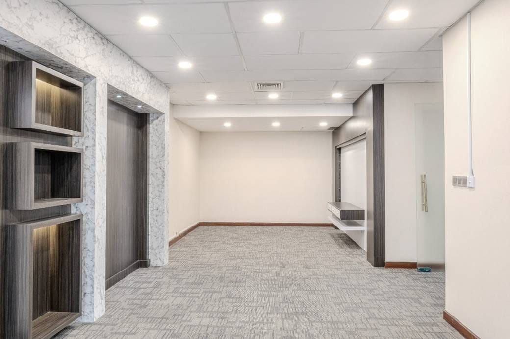250 sqm Living Size Kanceláře K pronájmu in Daun Penh