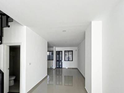 Villa For Sale in Chroy Changvar $175,000