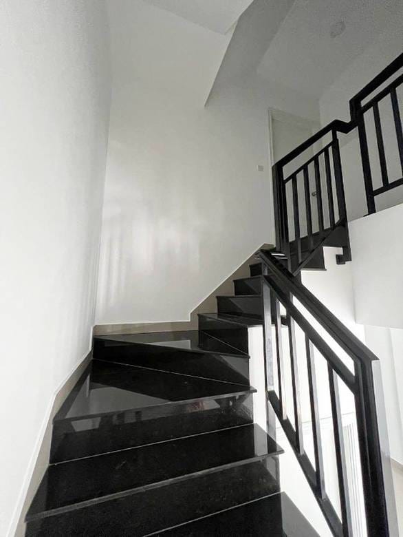 195 sqm Living Size Villa For Sale in Chroy Changvar
