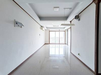 De Castle Royal Condominium | Condo Na prodej in Boeng Keng Kang $120,000