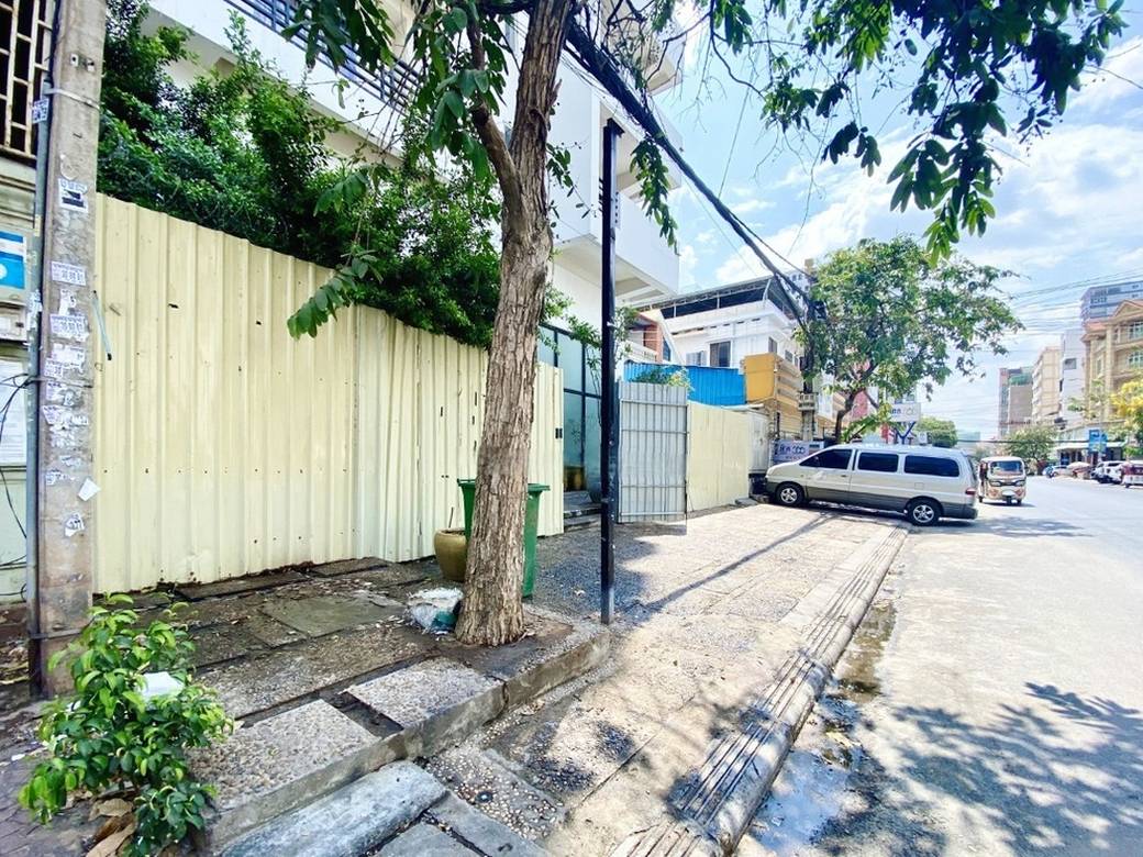 260 sqm Living Size CommercialShophouse K pronájmu in Boeng Keng Kang