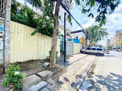 260 sqm Living Size CommercialShophouse K pronájmu in Boeng Keng Kang