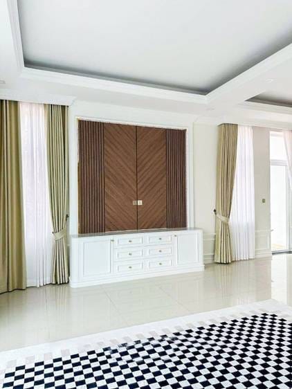 300 sqm Land Size Vila Na prodej for $1,650,000
