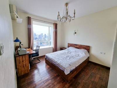 $1,300 Condo