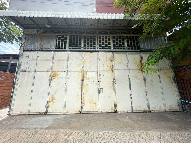ឃ្លាំង សំរាប់ជួល នៅ Chroy Changvar, Phnom Penh