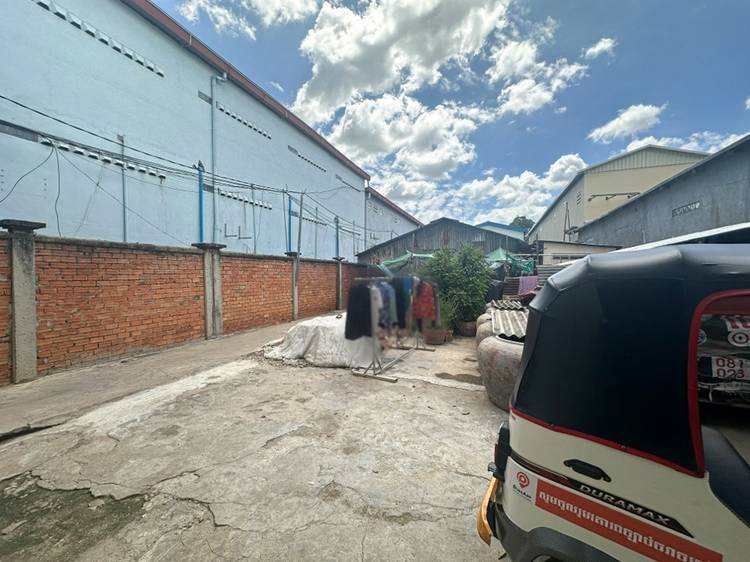 Warehouse For Rent in Chroy Changvar, Phnom Penh