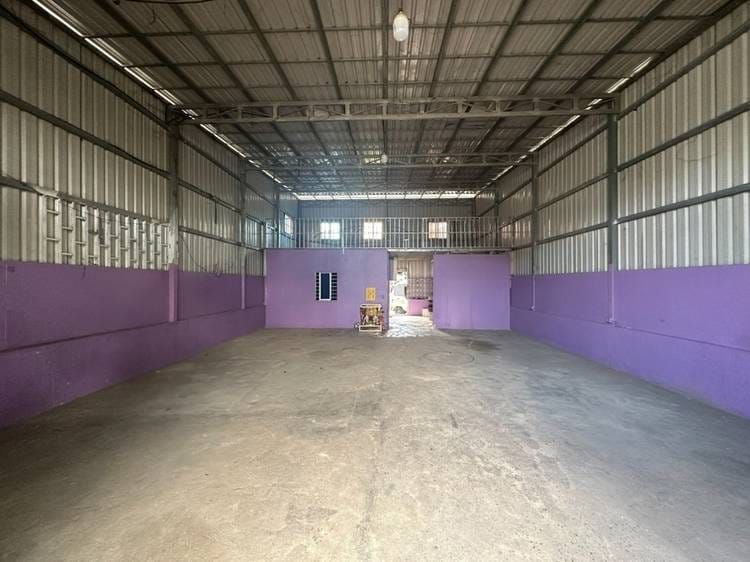 Warehouse For Rent in Chroy Changvar, Phnom Penh