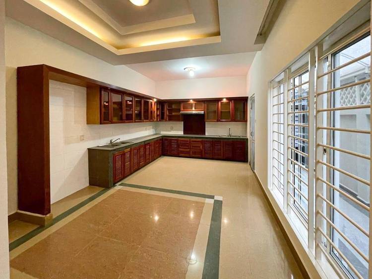 វីឡាភ្លោះ សំរាប់ជួល នៅ Nirouth, Chbar Ampov, Phnom Penh