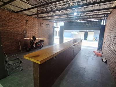 $2,000 店屋