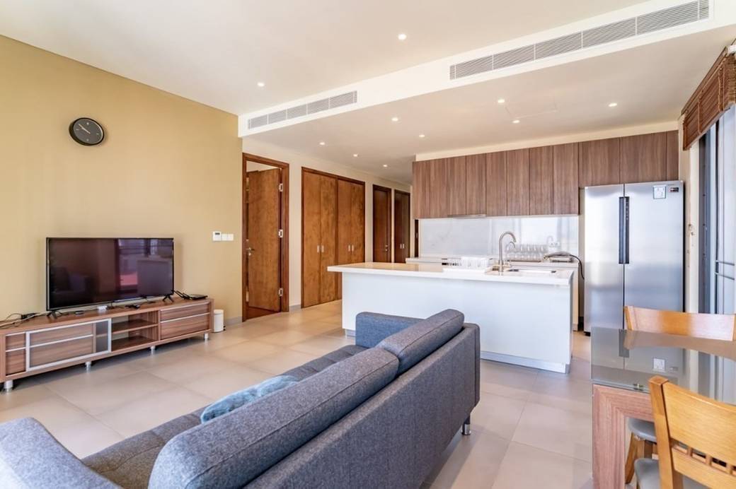 2 Bedrooms Condo For Rent