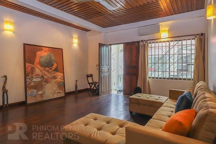 Chakto Mukh, Daun Penh, Phnom Penh的别墅出租