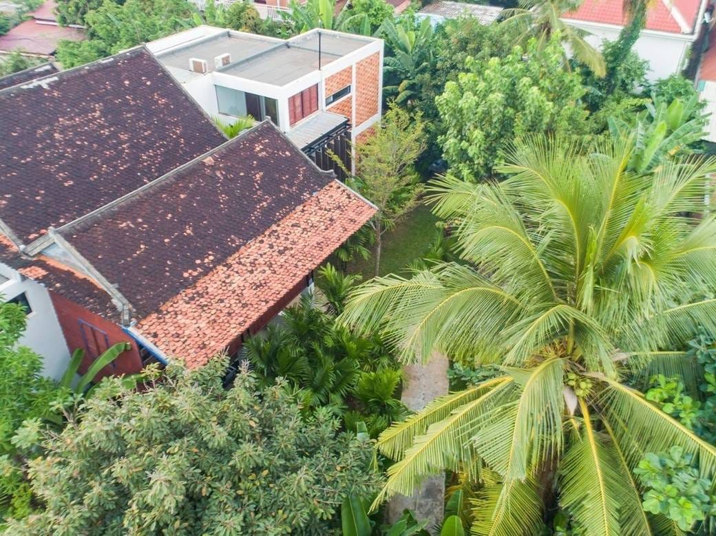 $950,000 Resort