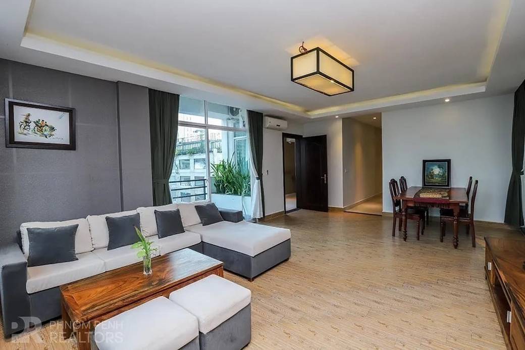$1,400 Flat