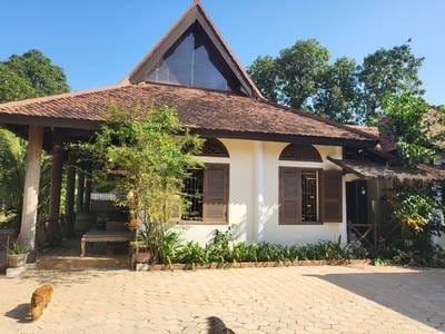 988 sqm Land Size Villa For Sale