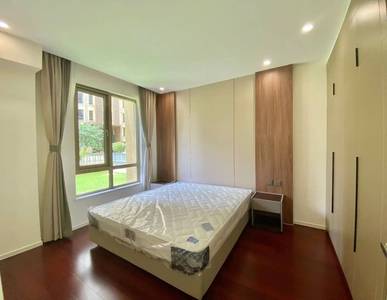 Condo À louer de 73 m² habitables à Daun Penh