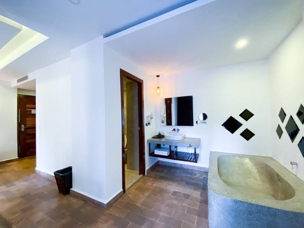 សណ្ឋាគារ តម្លៃ $7,000