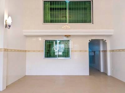 $4,700 Vila