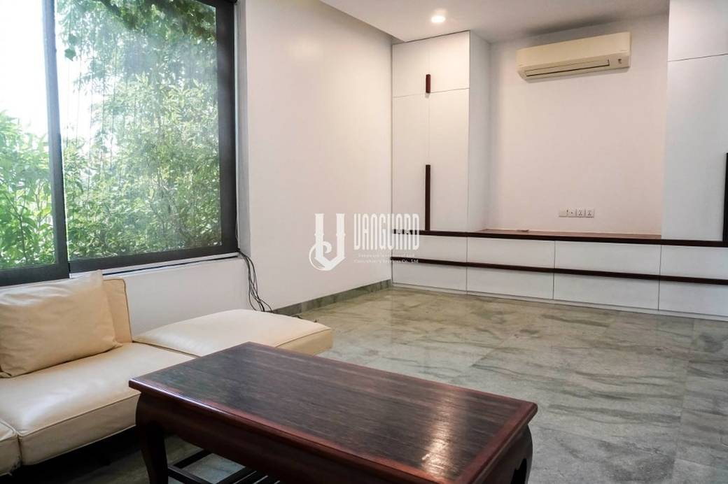 Vila K pronájmu in Chamkarmon $6,000