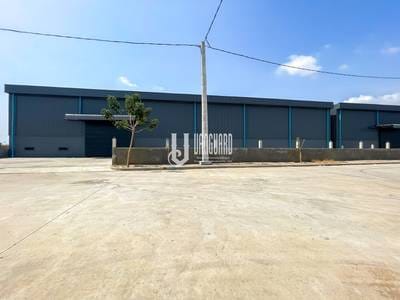 Entrepôt À louer de 1,581 m² de terrain