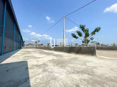 Entrepôt À louer de 960 m² habitables à Chbar Ampov