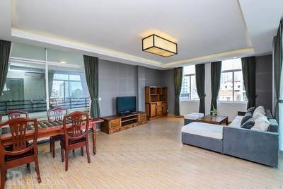 3 Bedrooms Apartment For Rent