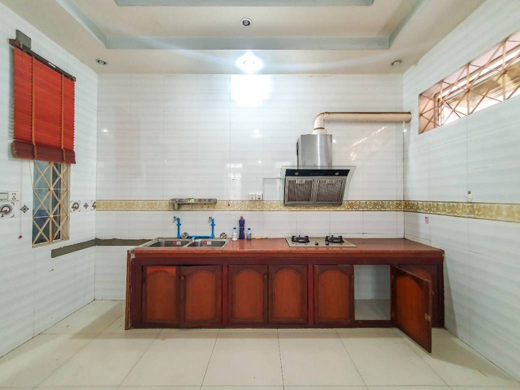135 sqm Land Size House and lot For Rent