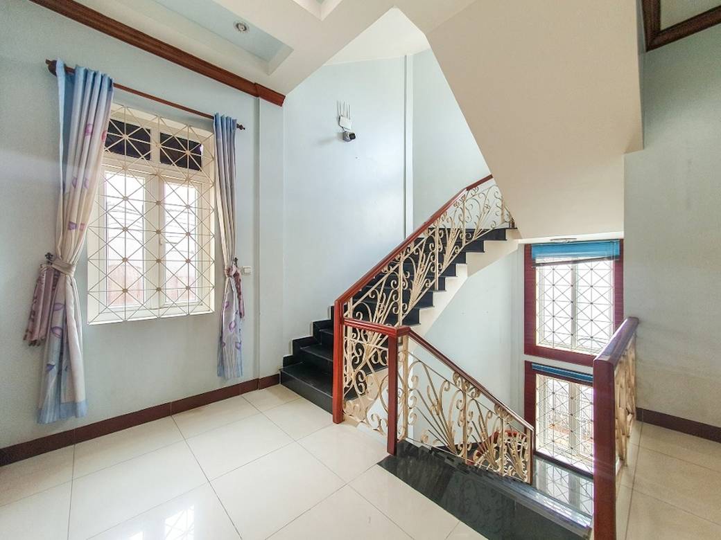 324 sqm Living Size House and lot For Rent in Chamkarmon