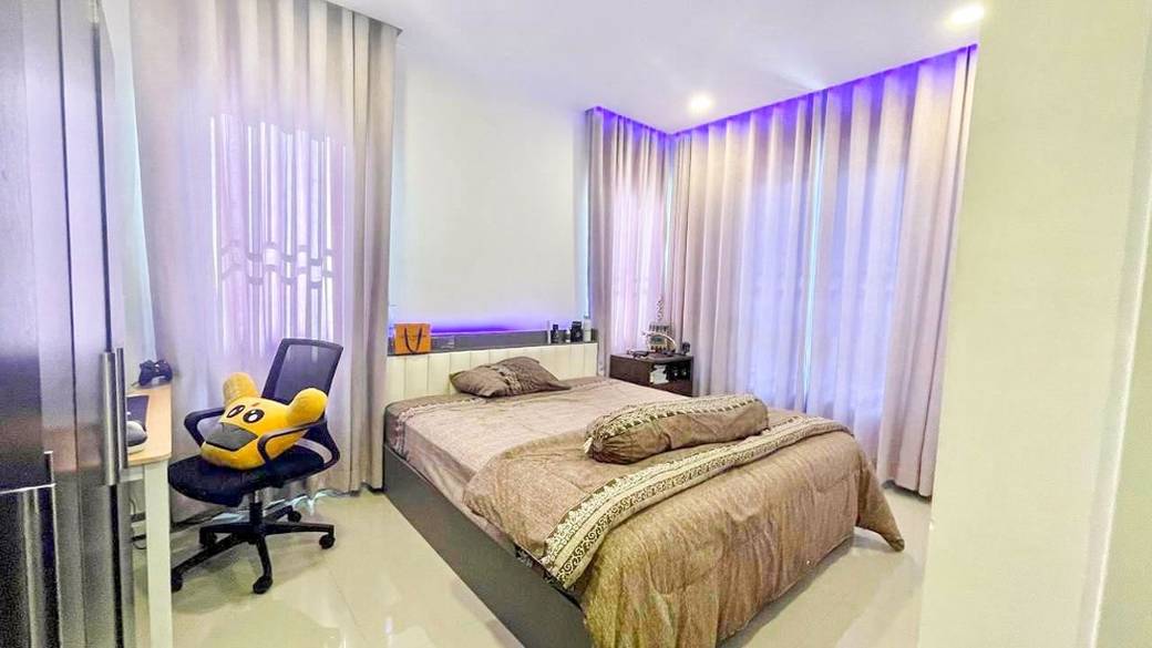 322 sqm Land Size Villa For Rent