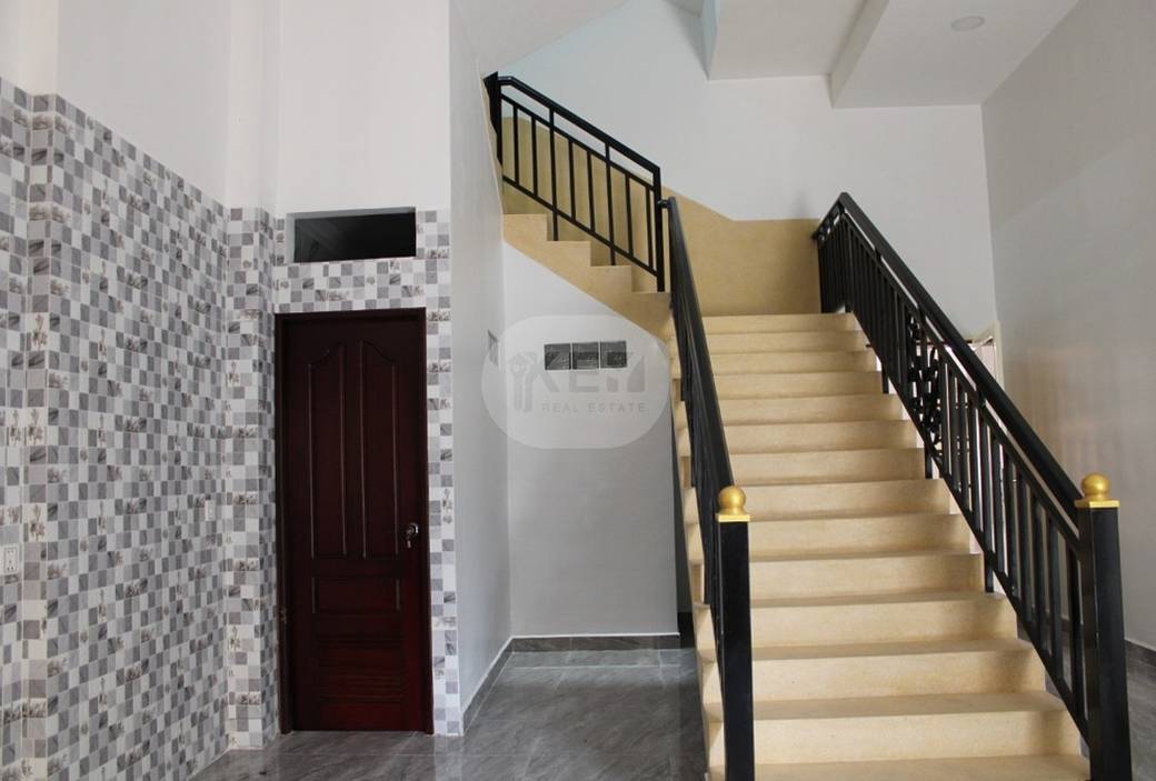 Maison-boutique À louer à Nirouth, Chbar Ampov, Phnom Penh