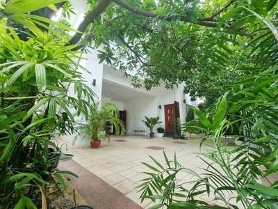 $1,850,000 Villa