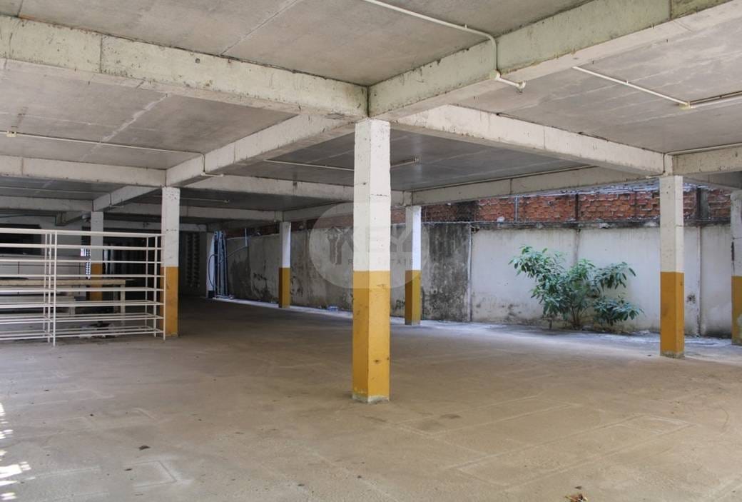Bâtiment À louer de 540 m² de terrain