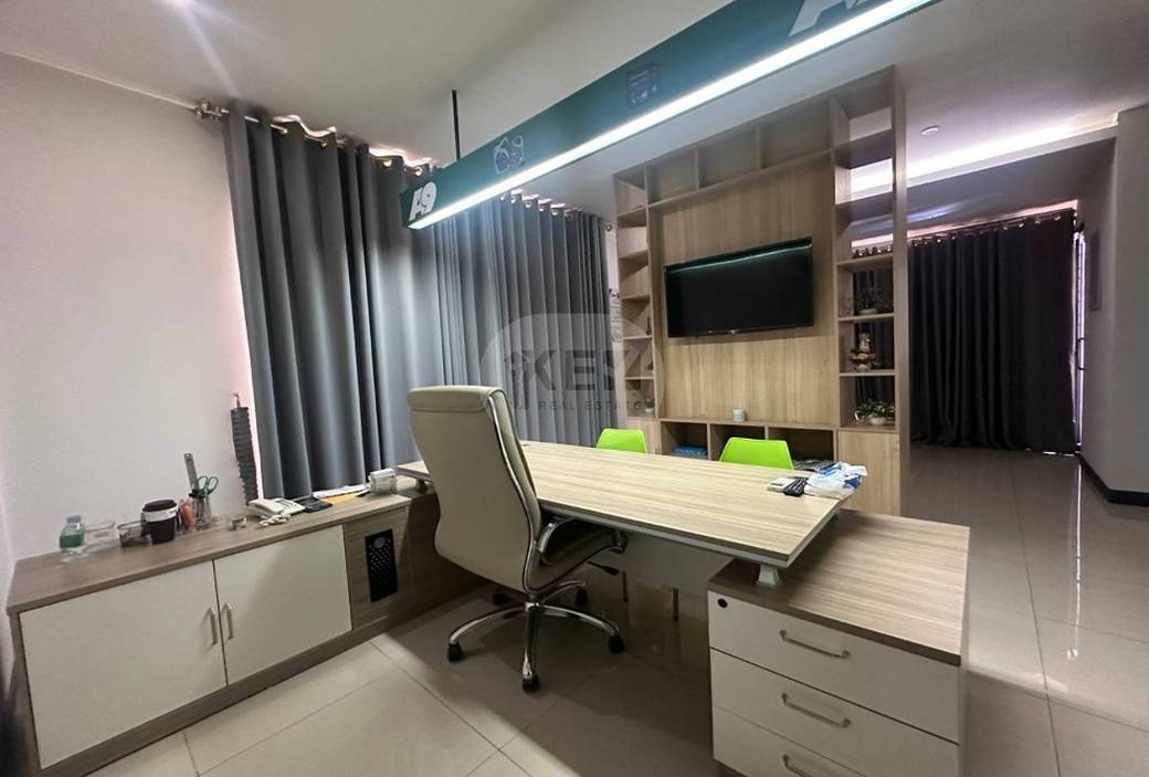 660 sqm Land Size Shophouse K pronájmu