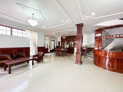 Villa À louer de 84 m² habitables à Chroy Changvar
