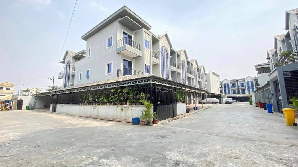 Por Sen Chey联排住宅出售，价格$140,000