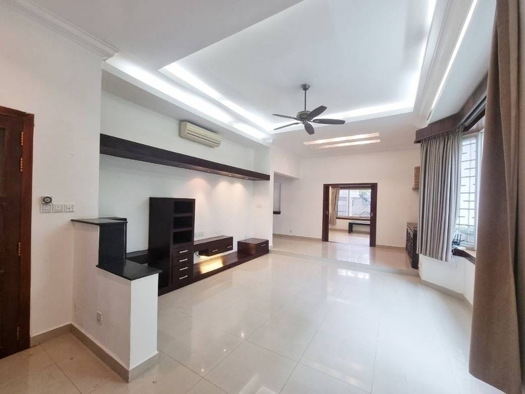 Villa For Sale with 3 Parking Space