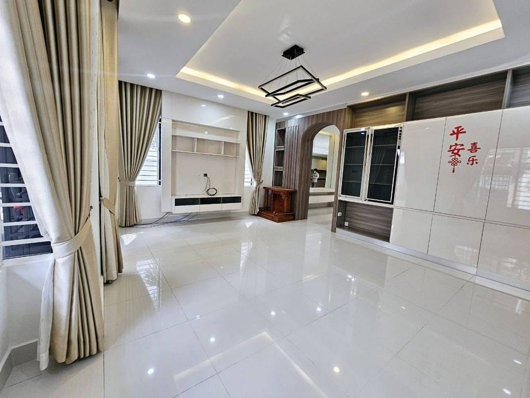 วิลล่า สำหรับขาย ใน Chbar Ampov $390,000