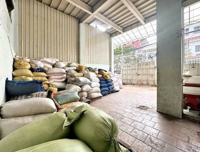 CommercialShophouse សំរាប់ជួល នៅ7 Makara តម្លៃ $4,000