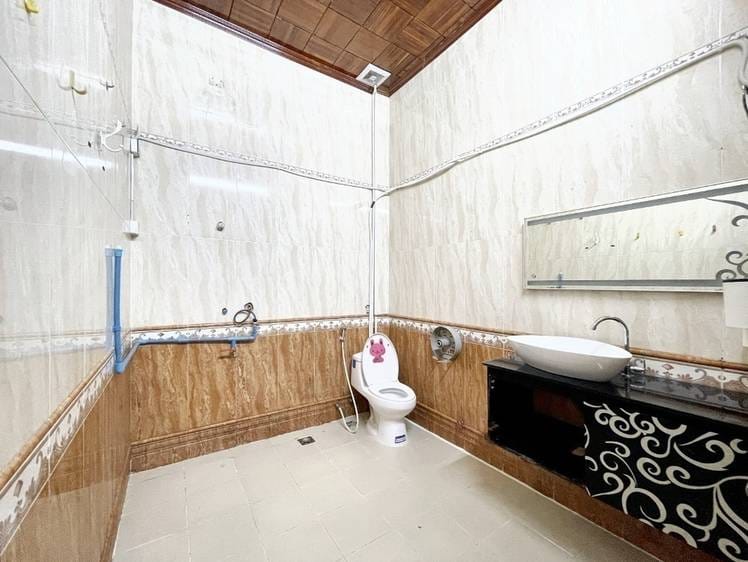 CommercialShophouse For Sale & Rent in Tonle Bassac, Chamkarmon, Phnom Penh