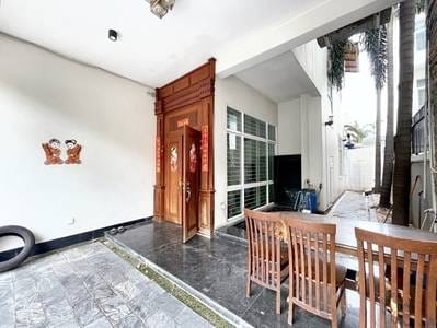 $2,500 Vila