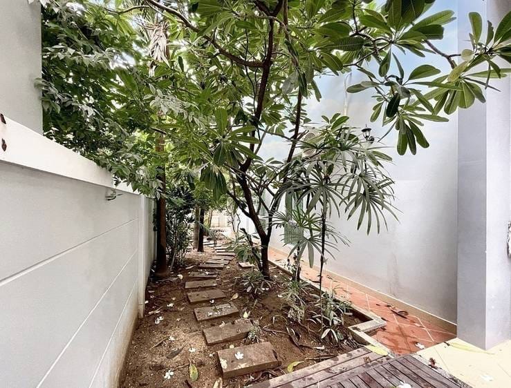 $4,500 Vila